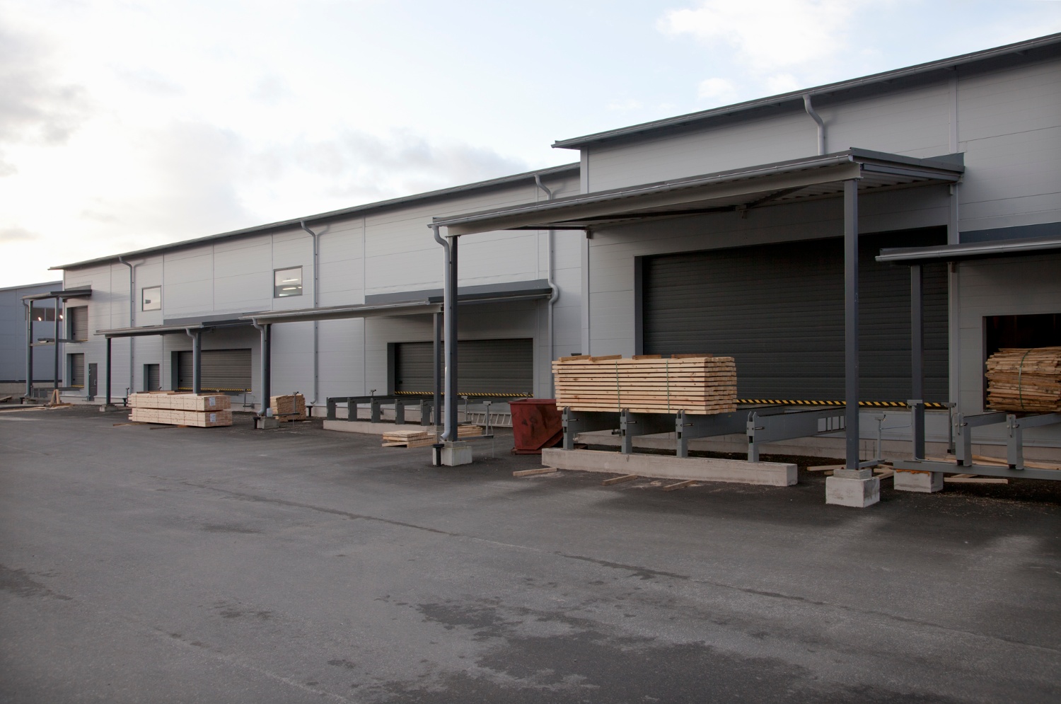 Best-Hall_3576_Veljet_Kuusisto_höyläämö (28)-1